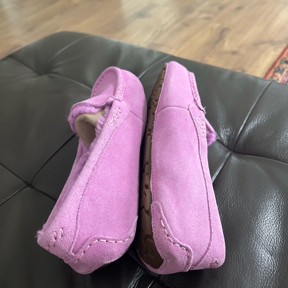 UGG Pink Women's Slippers - Picture 7 of 9